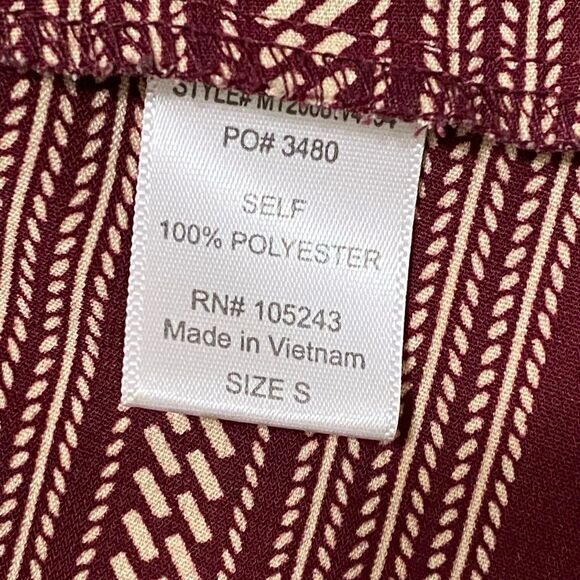 Bobeau Relaxed Top Blouse Tile Print Medallion Boat Neck Top Burgundy Size S - Picture 13 of 13